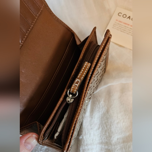 Coach Signature 'C' Jacquard & Leather Soho Buckle Wallet & Dust Bag NWOT 2008 - Picture 9 of 10